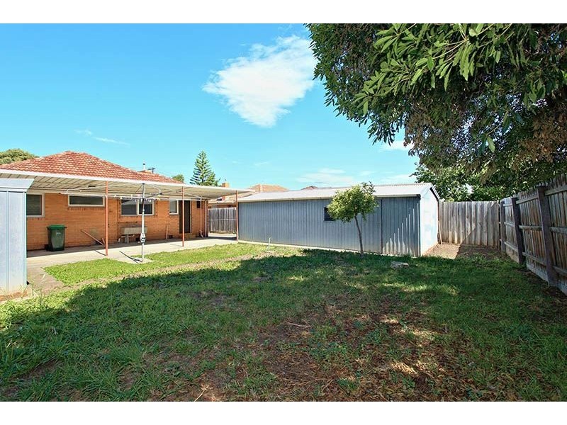 13 Avondale Road, Lalor VIC 3075