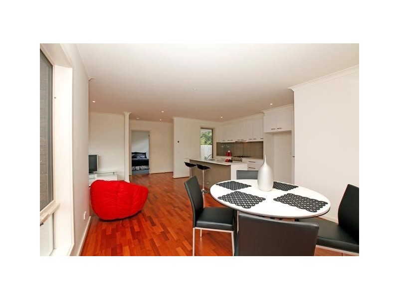 2/76 Cheddar Road, Reservoir VIC 3073