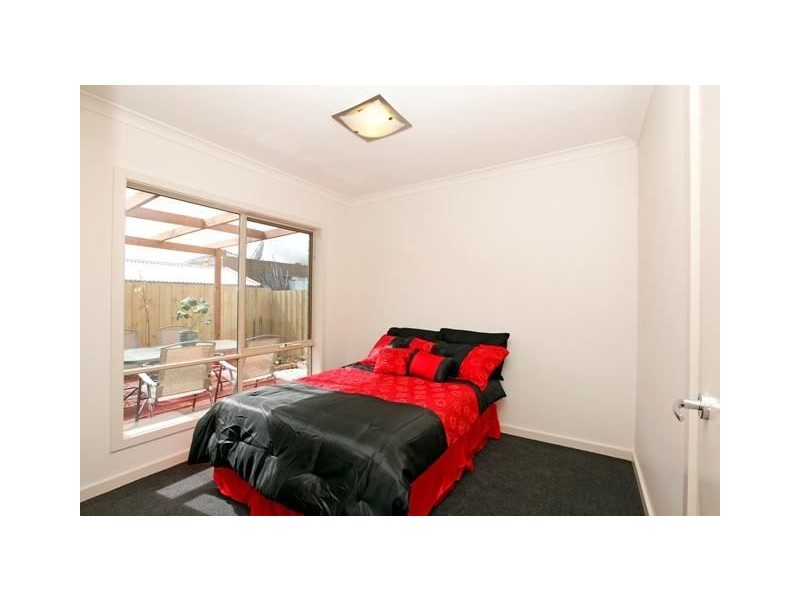 2/76 Cheddar Road, Reservoir VIC 3073