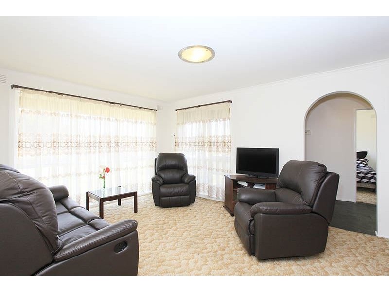 8 Coonawarra Drive, Thomastown VIC 3074