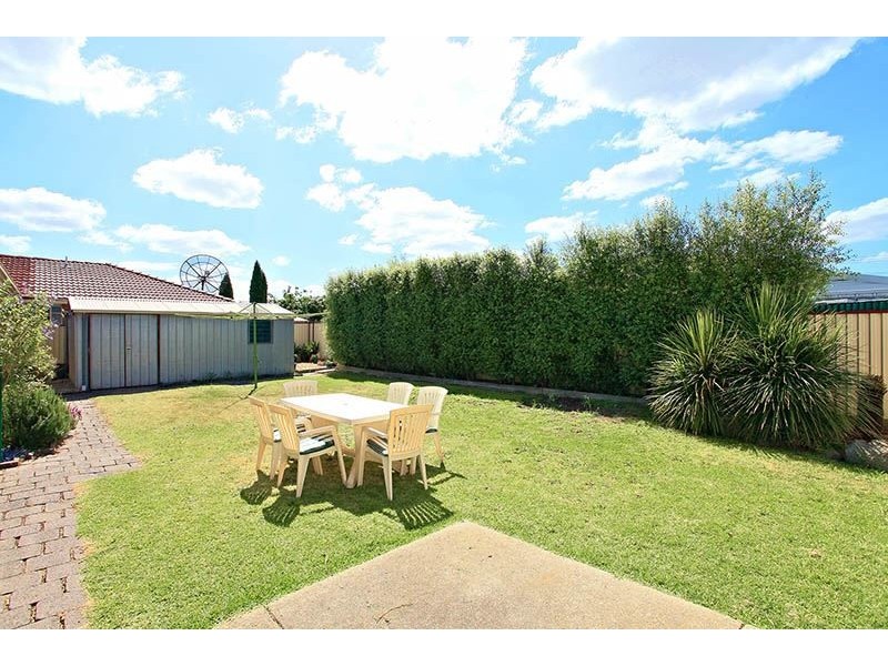 8 Coonawarra Drive, Thomastown VIC 3074