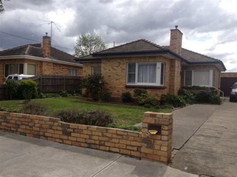 18 Glenroy Road, Glenroy VIC 3046