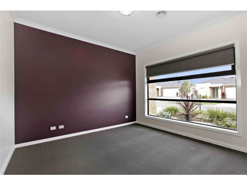 24 Creswick Drive, Wollert VIC 3750