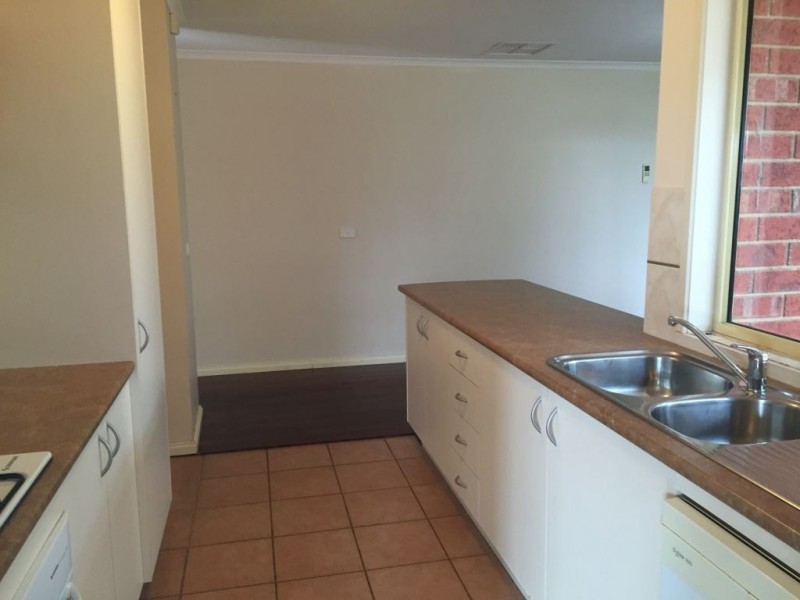 15 Siret Court, Roxburgh Park VIC 3064