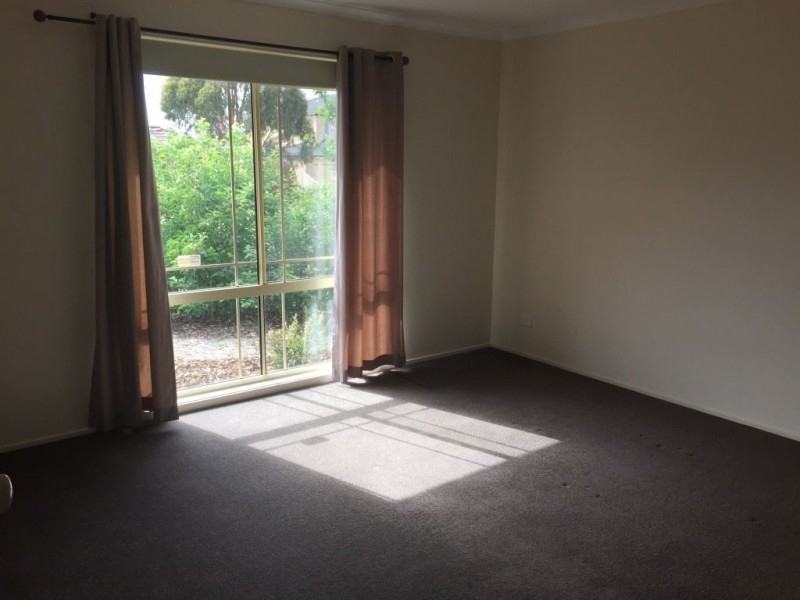 15 Siret Court, Roxburgh Park VIC 3064
