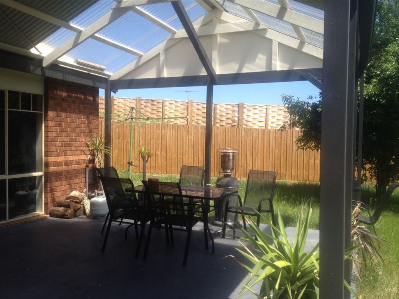 2 Avon Place, Epping VIC 3076