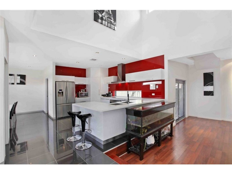 5 Korab Place, Roxburgh Park VIC 3064