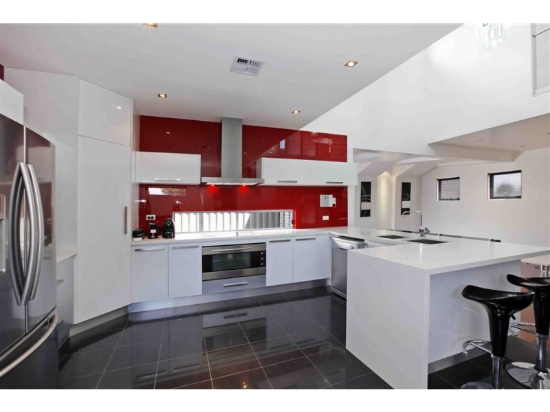 5 Korab Place, Roxburgh Park VIC 3064