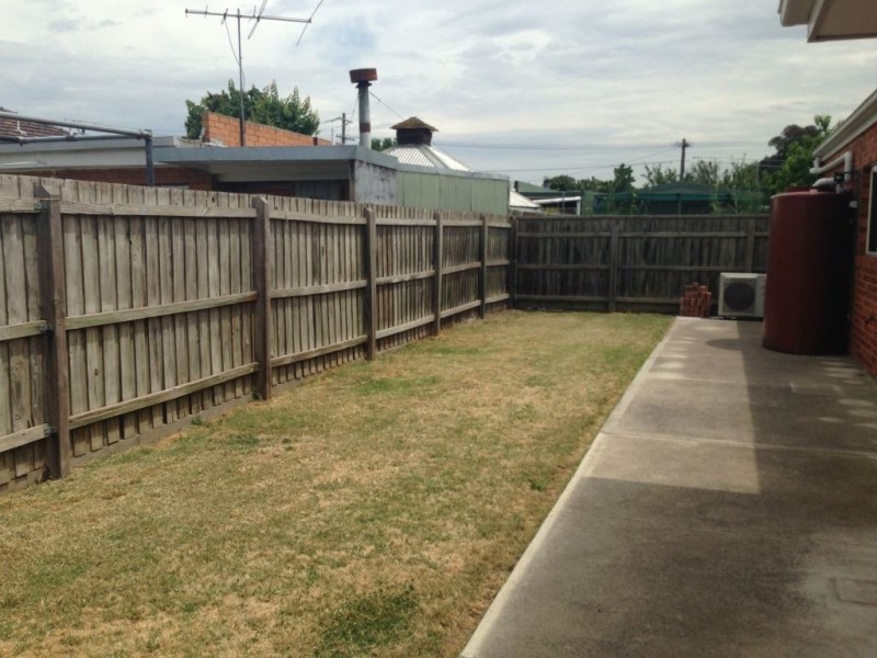 2/43 Derrick Street, Lalor VIC 3075