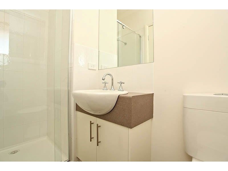 2/19 Balmain Court, Lalor VIC 3075