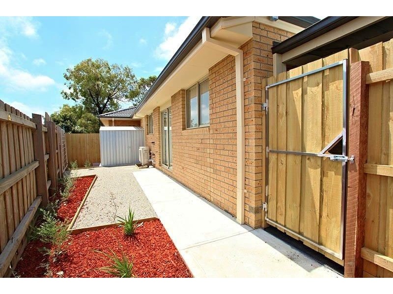 2/19 Balmain Court, Lalor VIC 3075