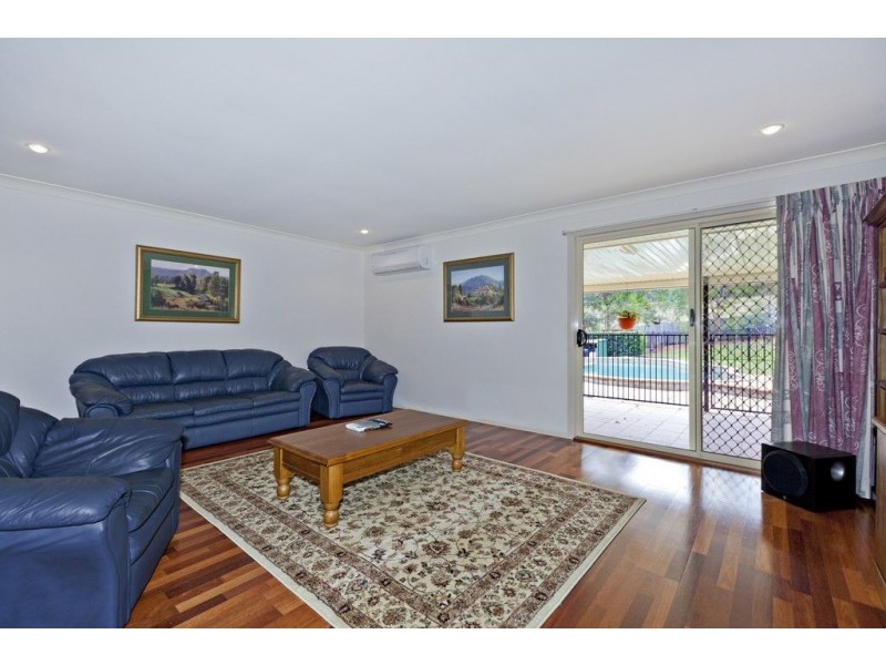17 Waratah Close, Mackenzie QLD 4156