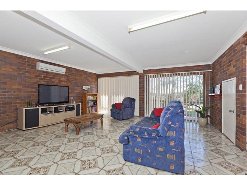 85 Dennis Road, Springwood QLD 4127