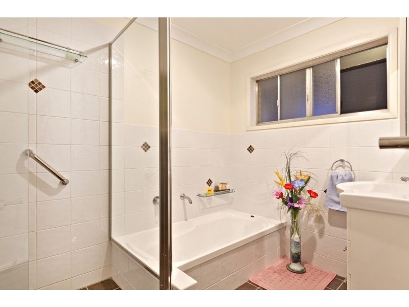 5 Leone Avenue, Rochedale South QLD 4123