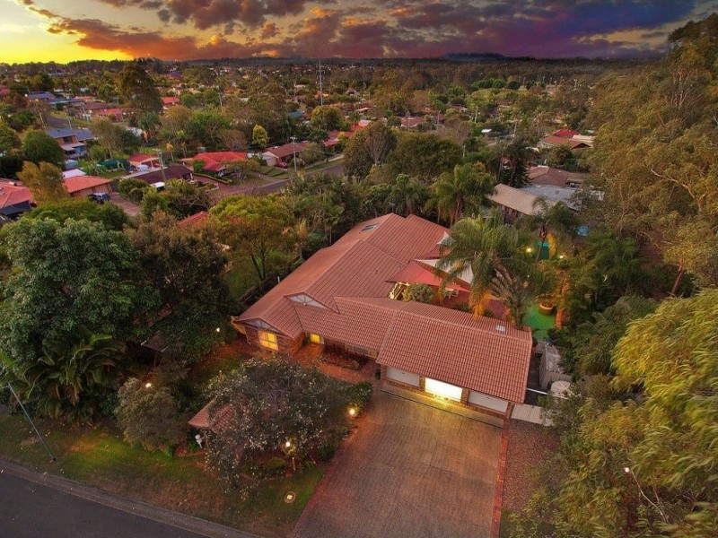 10 Karalise Street, Rochedale South QLD 4123