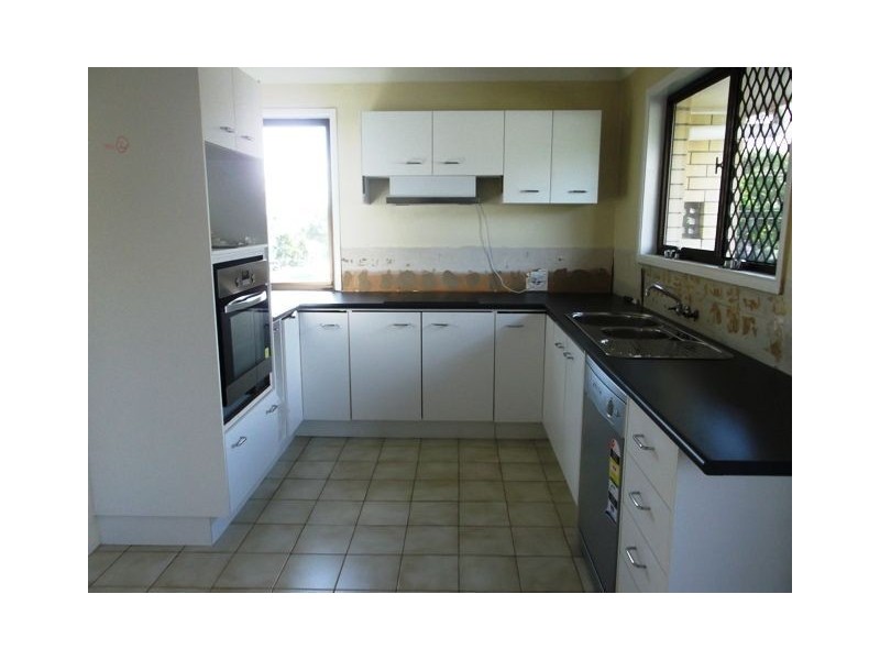 11 Jamberoo Street, Springwood QLD 4127