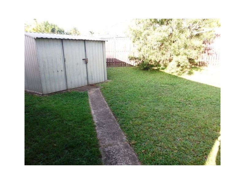 11 Jamberoo Street, Springwood QLD 4127
