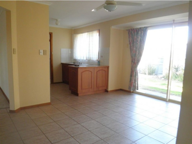 2 Clayton Street, Moonta Bay SA 5558