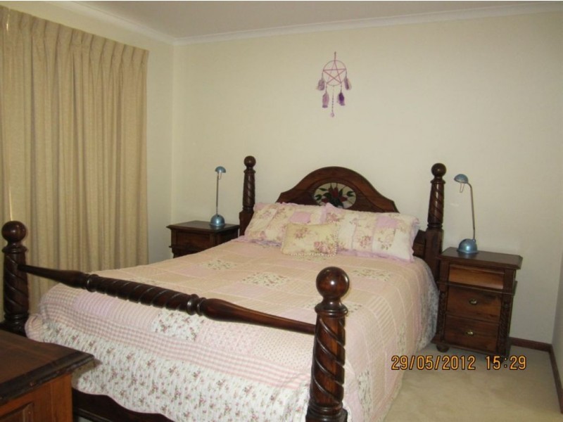 4 Andrews Street, Moonta Bay SA 5558