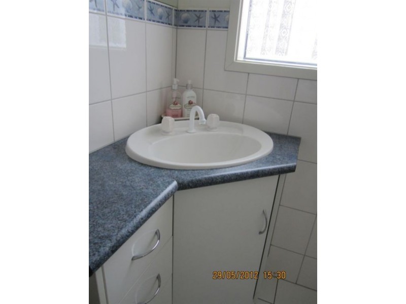 4 Andrews Street, Moonta Bay SA 5558