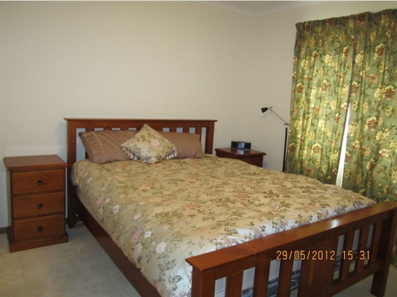 4 Andrews Street, Moonta Bay SA 5558