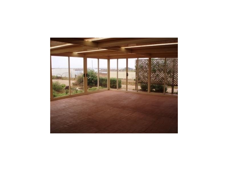 9 Gilmore Cresent, Wallaroo SA 5556