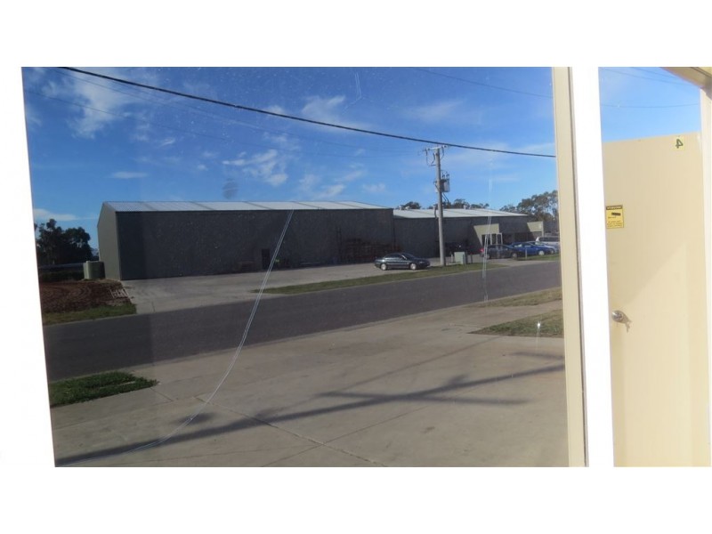 4/1 Darcan Way, Drouin VIC 3818