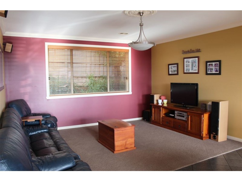 4 McMillan Drive, Warragul VIC 3820