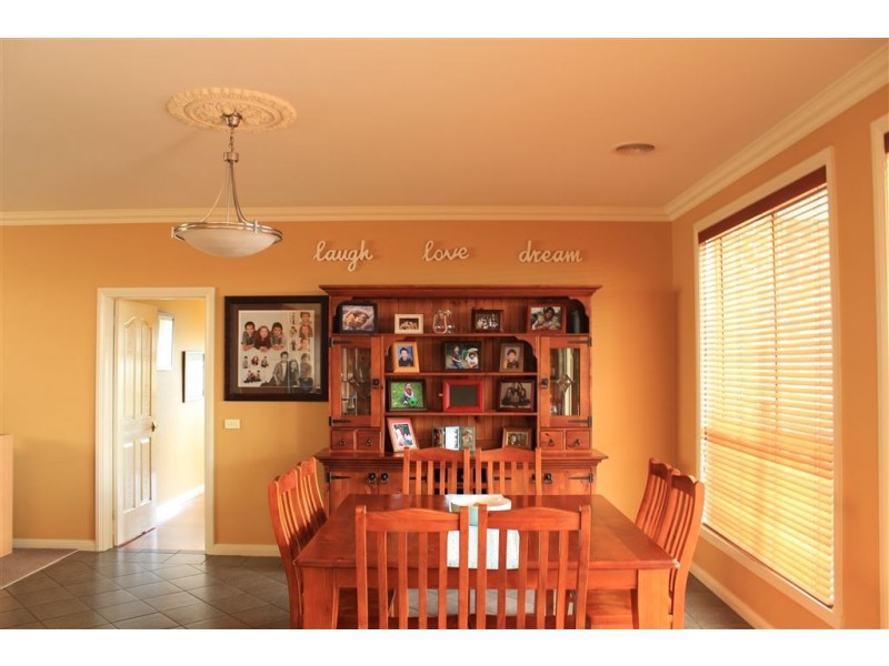 4 McMillan Drive, Warragul VIC 3820