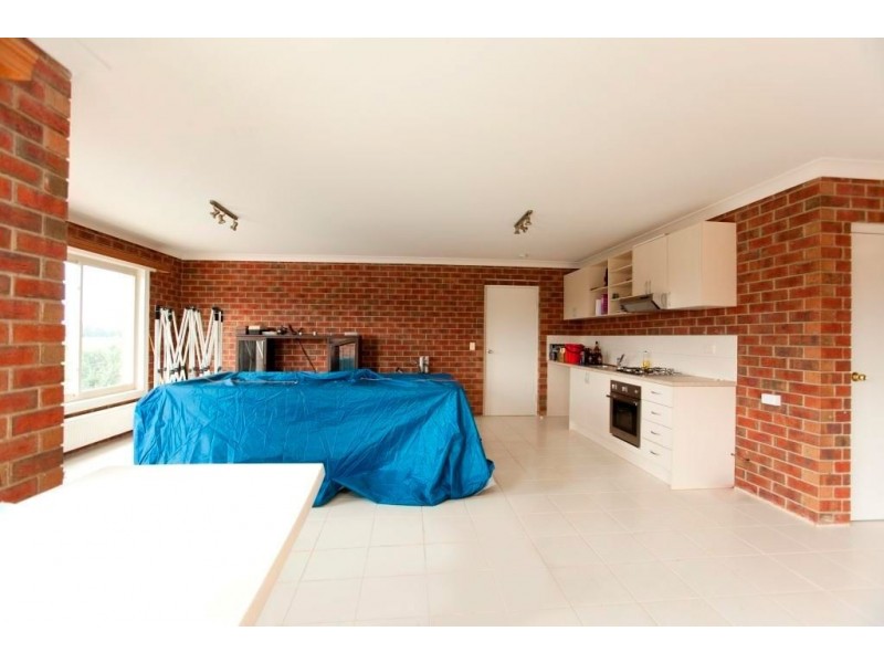 15 Nicolas Court, Warragul VIC 3820