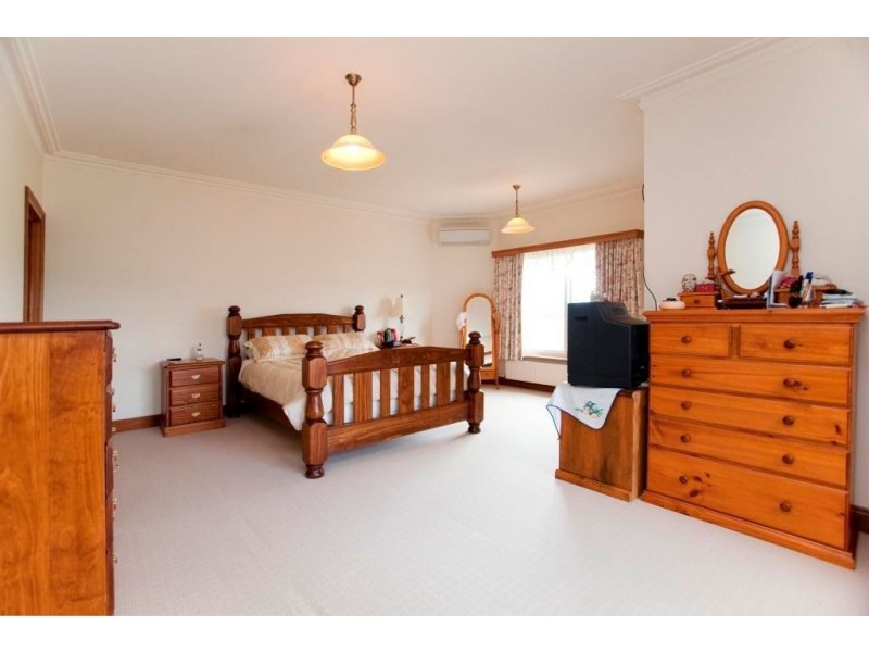 15 Nicolas Court, Warragul VIC 3820