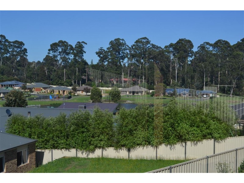 2 Waterford Court, Drouin VIC 3818