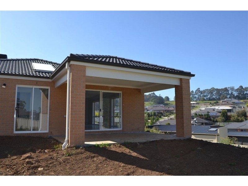 2 Waterford Court, Drouin VIC 3818