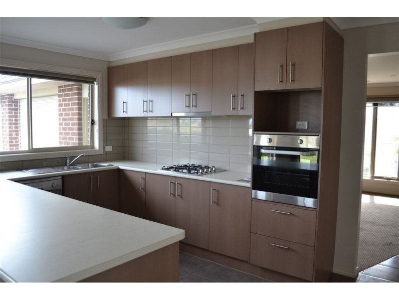 14 Todman Street, Drouin VIC 3818