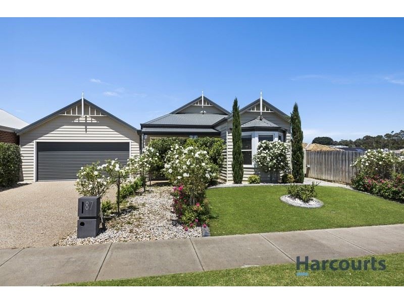 87 Cook Street, Drouin VIC 3818