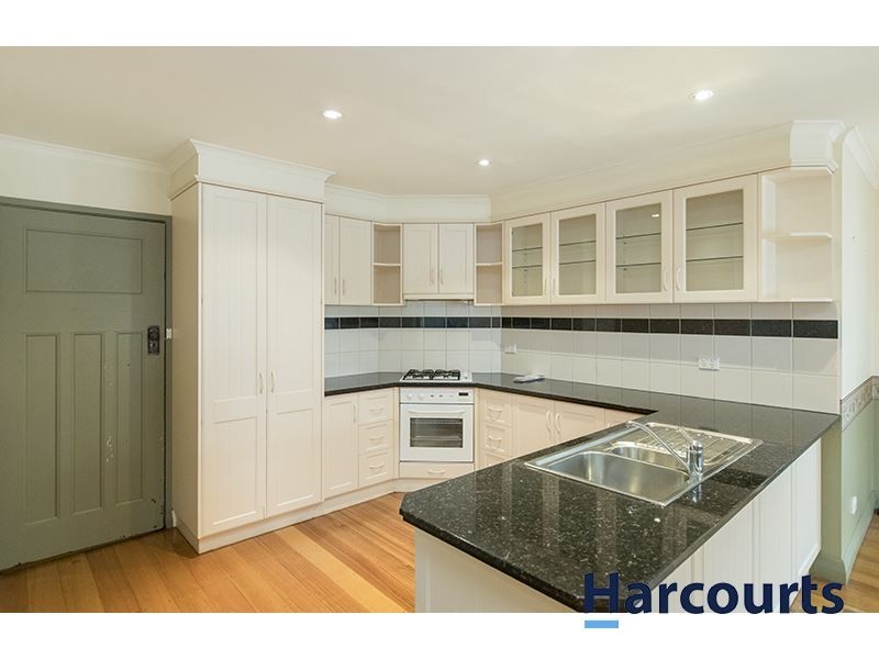 16 Young Street, Drouin VIC 3818