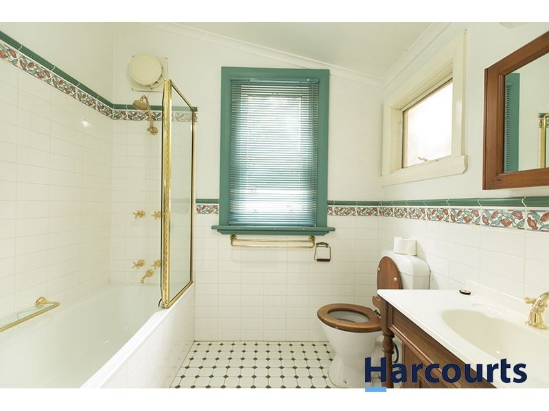 16 Young Street, Drouin VIC 3818