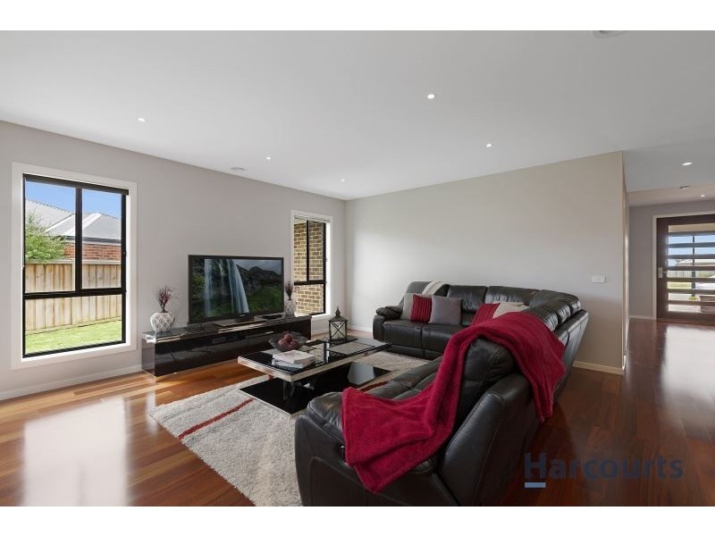 14 Huntingfield Drive, Warragul VIC 3820