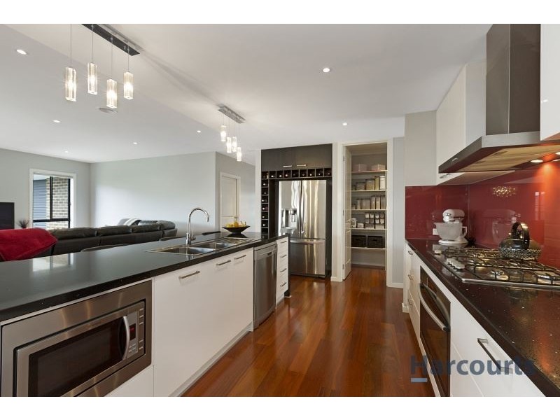 14 Huntingfield Drive, Warragul VIC 3820