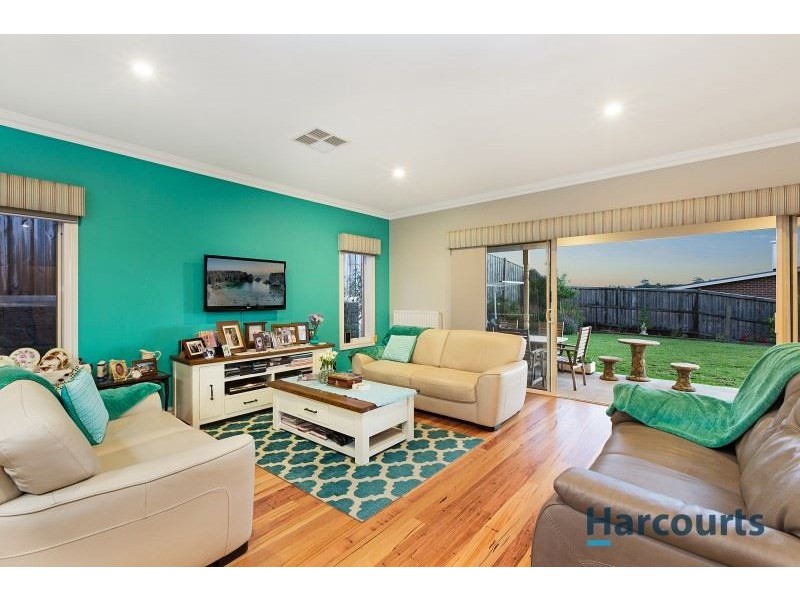 6 Tenterfield Avenue, Warragul VIC 3820