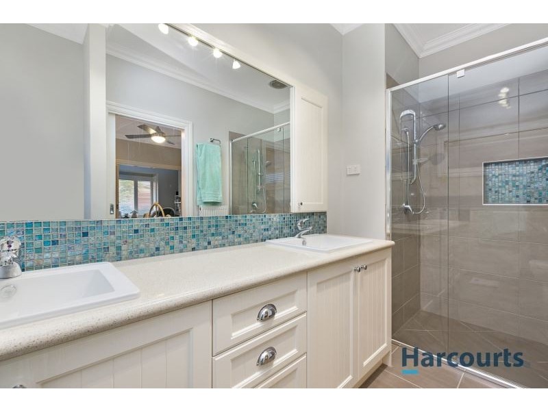 6 Tenterfield Avenue, Warragul VIC 3820