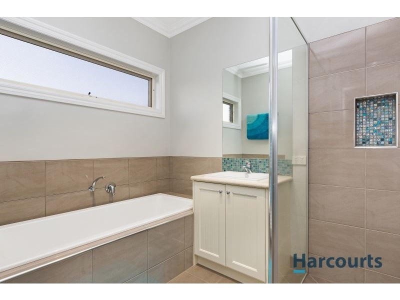 6 Tenterfield Avenue, Warragul VIC 3820