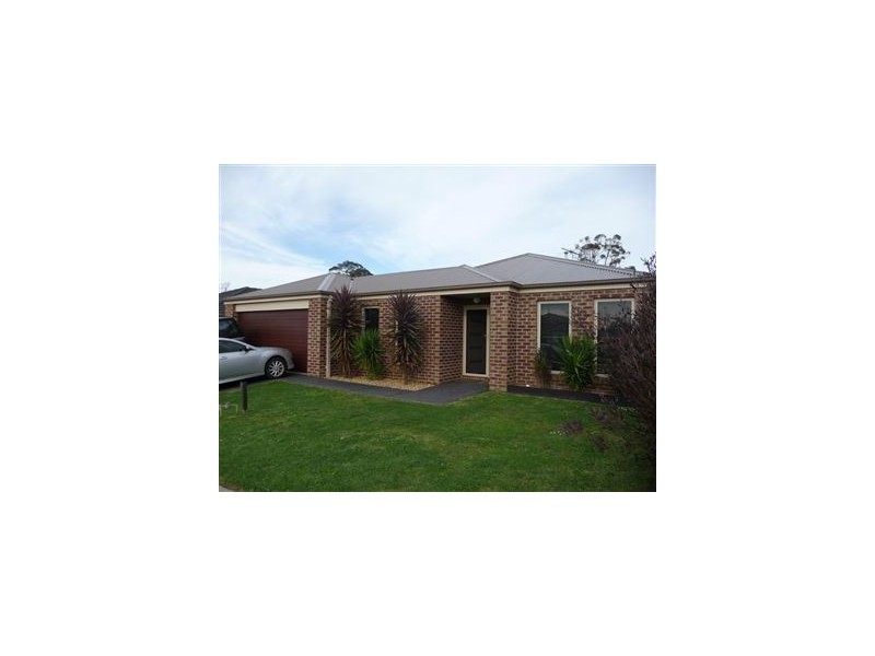 22 Rivendale Cres, Drouin VIC 3818