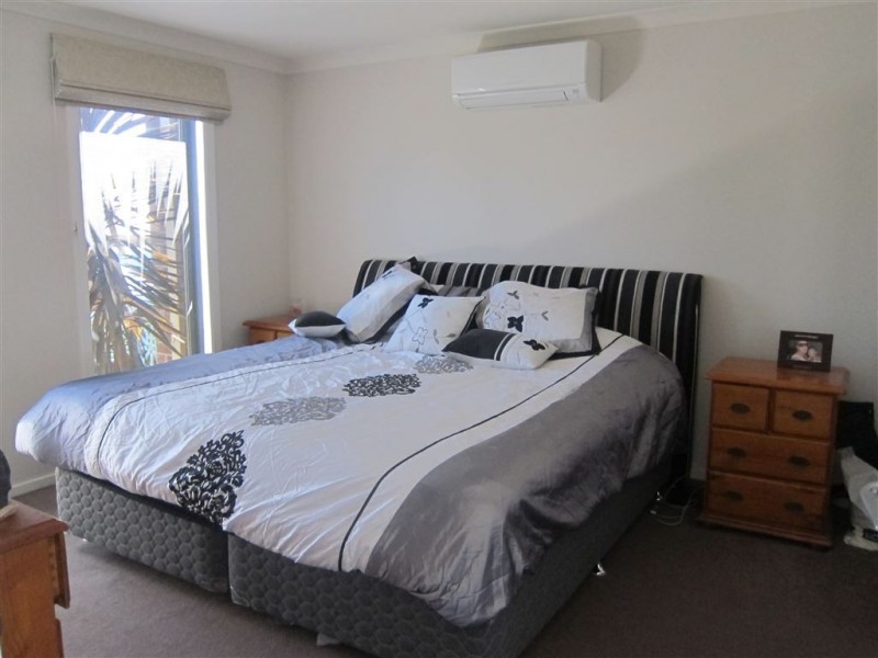 22 Rivendale Cres, Drouin VIC 3818