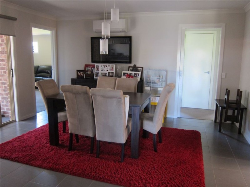 22 Rivendale Cres, Drouin VIC 3818