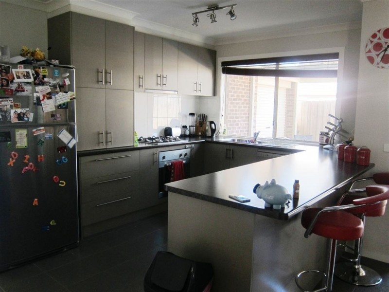 22 Rivendale Cres, Drouin VIC 3818