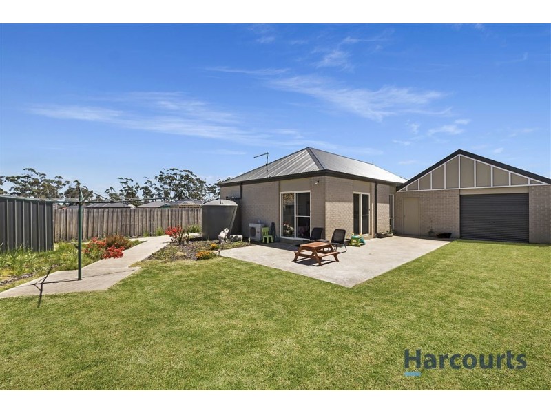 87 Cook Street, Drouin VIC 3818