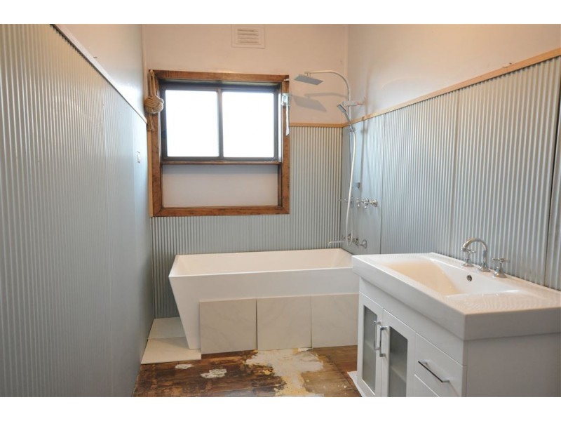 15 Princes Highway, Trafalgar VIC 3824