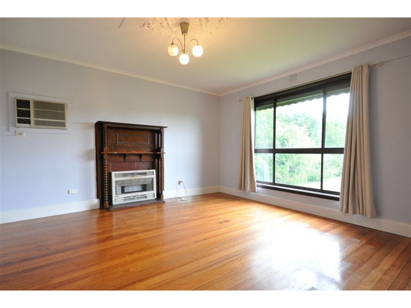 15 Princes Highway, Trafalgar VIC 3824