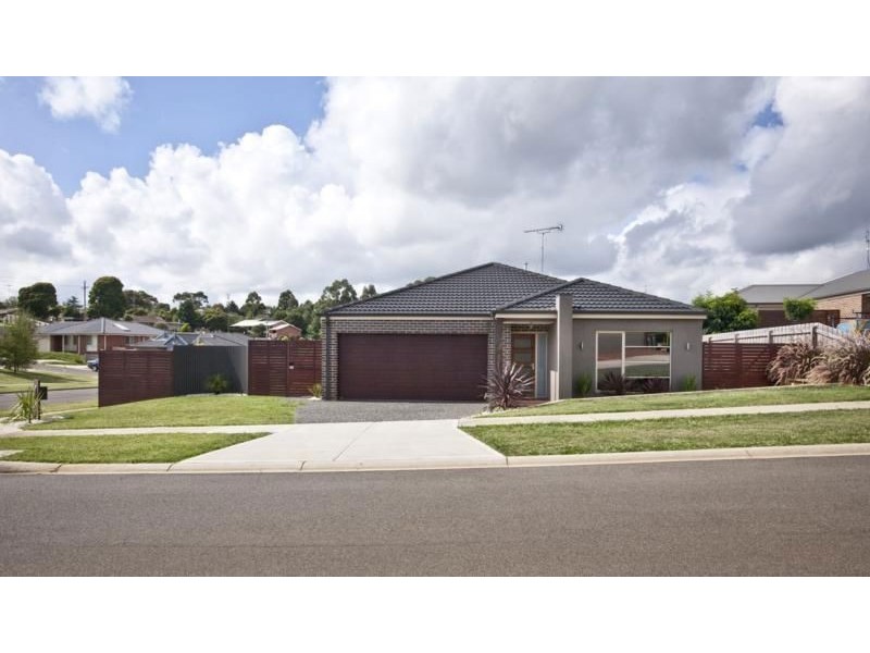 22 McMillan Drive, Warragul VIC 3820